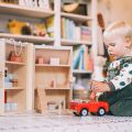 Bigjigs Toys Folding house with accessories
