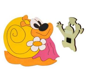 DoDo Wooden decorative snail magnet