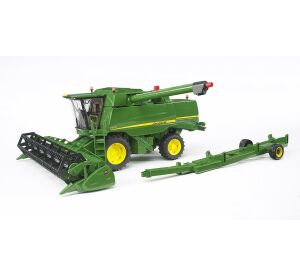 Bruder JOHN DEERE T670i combine harvester