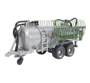Bruder Fliegl tanker with sprayer