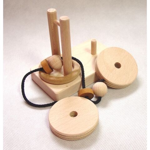 Wooden spindle puzzle